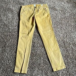 Like new Gap flat front khaki pants size 33x34 skinny